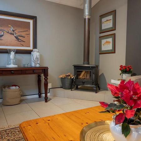 Rueby'S Guesthouse Dullstroom Bagian luar foto