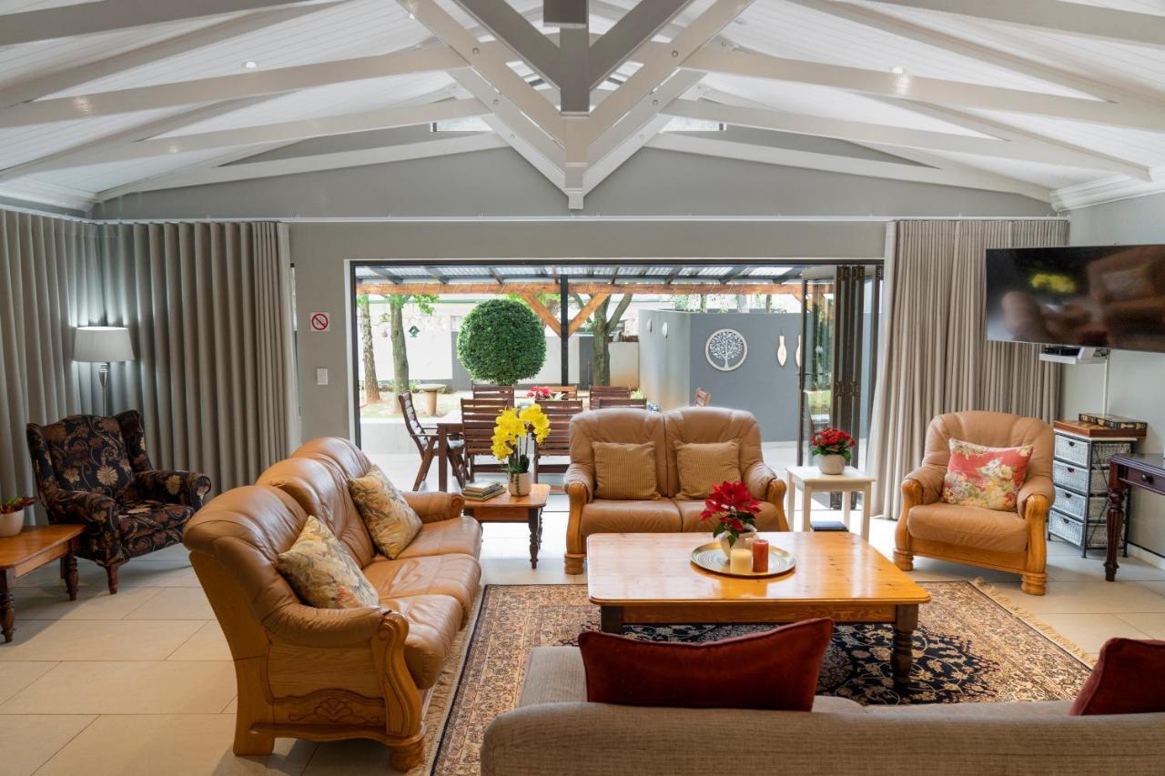 Rueby'S Guesthouse Dullstroom Bagian luar foto