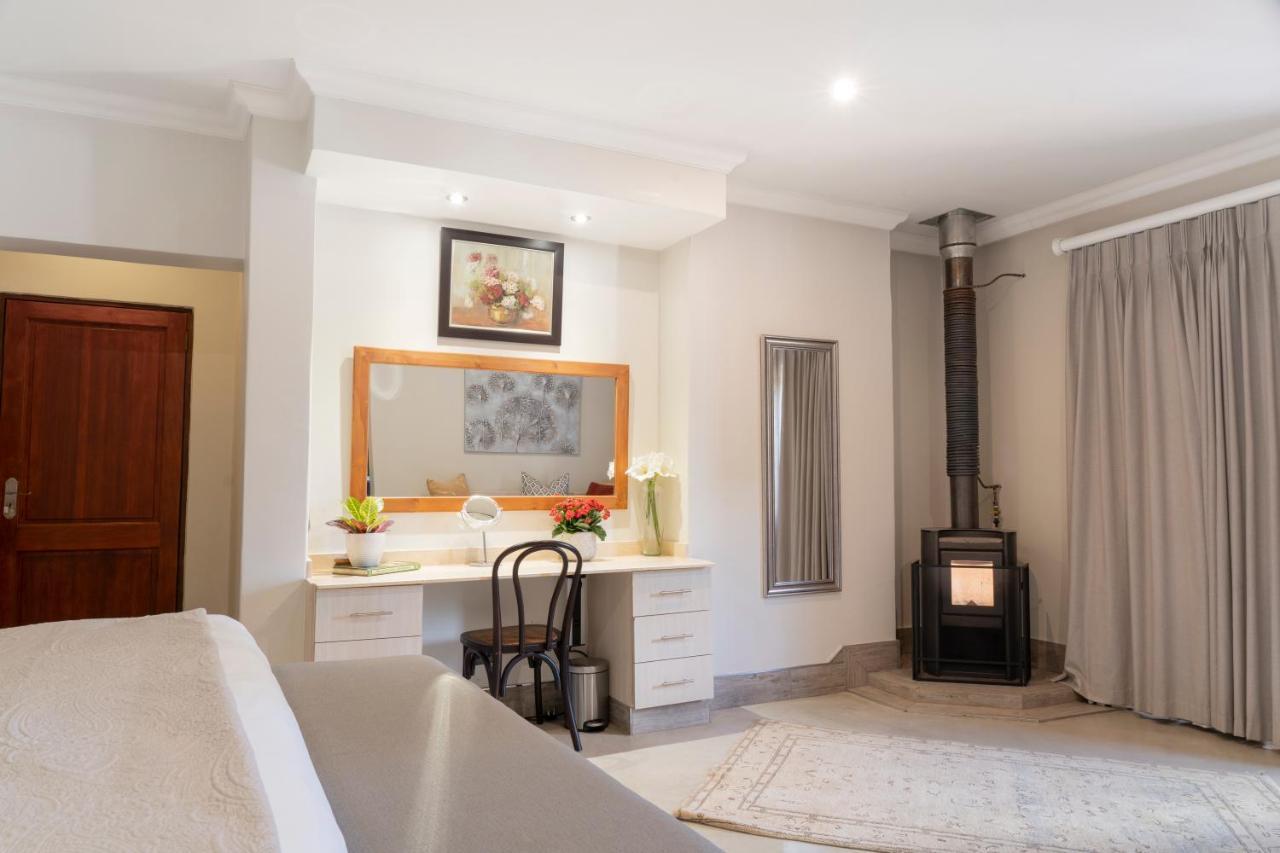 Rueby'S Guesthouse Dullstroom Bagian luar foto