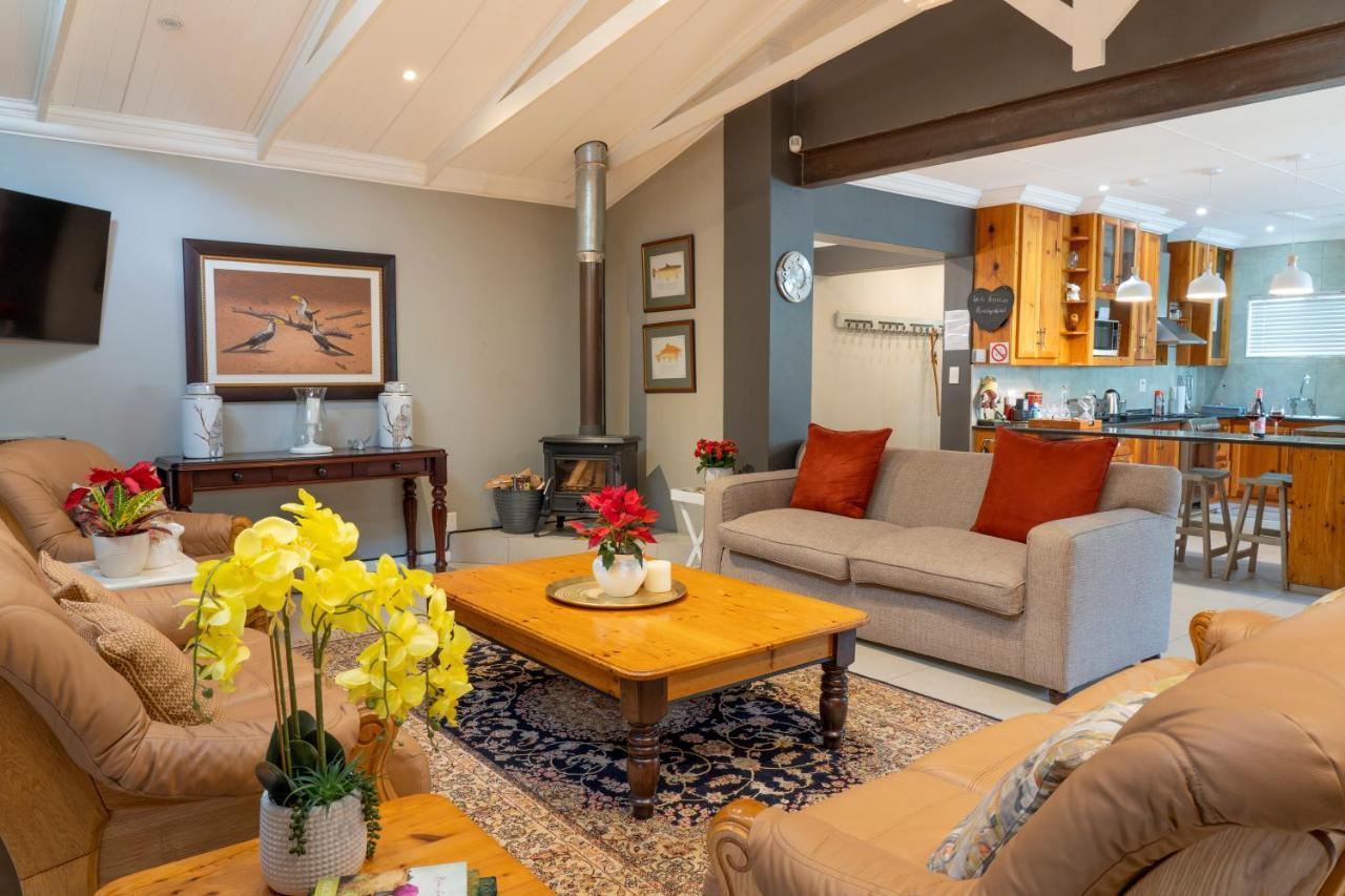Rueby'S Guesthouse Dullstroom Bagian luar foto